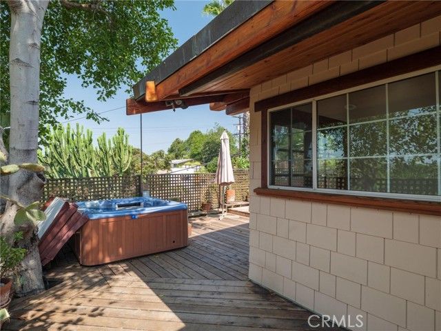 3950 De Longpre Avenue, Los Angeles, CA 90027