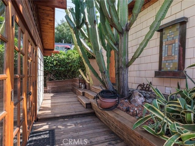 3950 De Longpre Avenue, Los Angeles, CA 90027