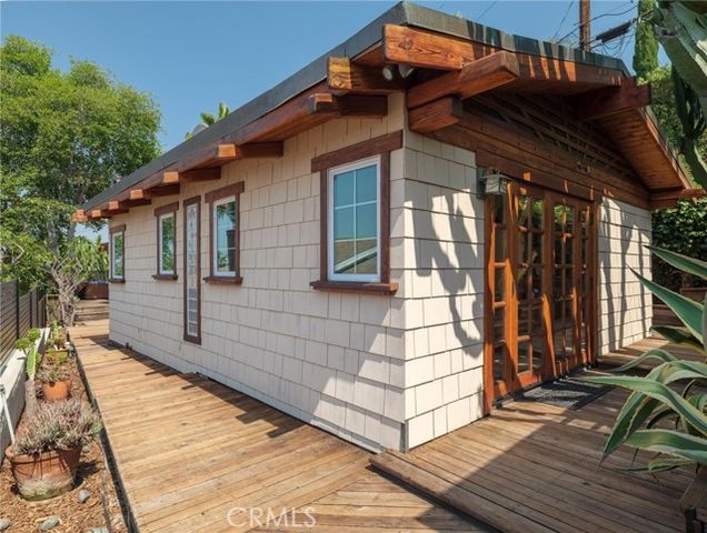 3950 De Longpre Avenue, Los Angeles, CA 90027