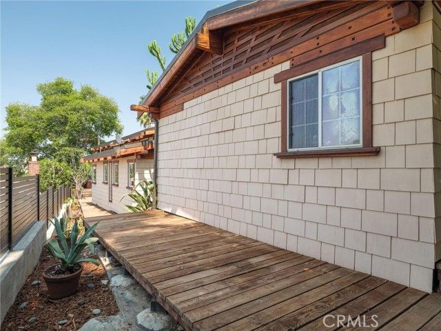 3950 De Longpre Avenue, Los Angeles, CA 90027
