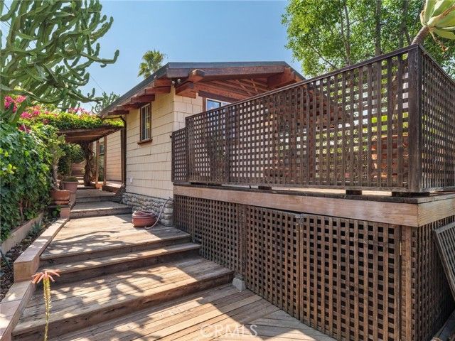 3950 De Longpre Avenue, Los Angeles, CA 90027