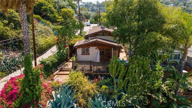 3950 De Longpre Avenue, Los Angeles, CA 90027