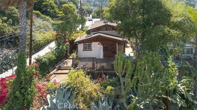 3950 De Longpre Avenue, Los Angeles, CA 90027