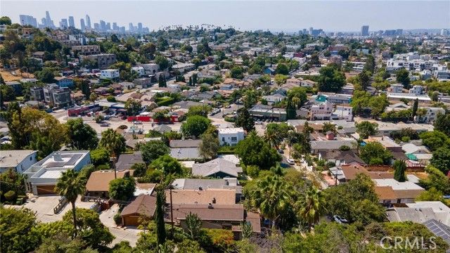 3950 De Longpre Avenue, Los Angeles, CA 90027