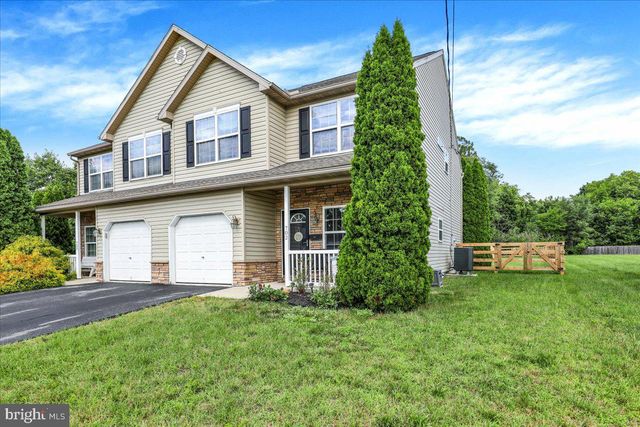 702 WATER ST, Temple, PA 19560