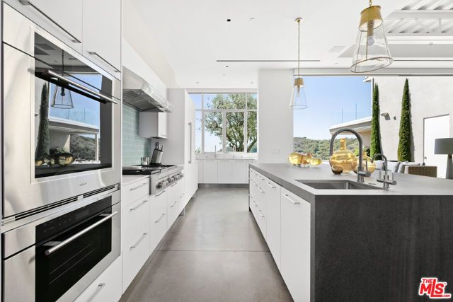 1550 Casale Road, Pacific Palisades (los Angeles), CA 90272