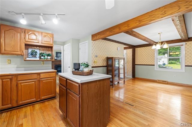 113 Thornton Circle North, Camillus, NY 13031