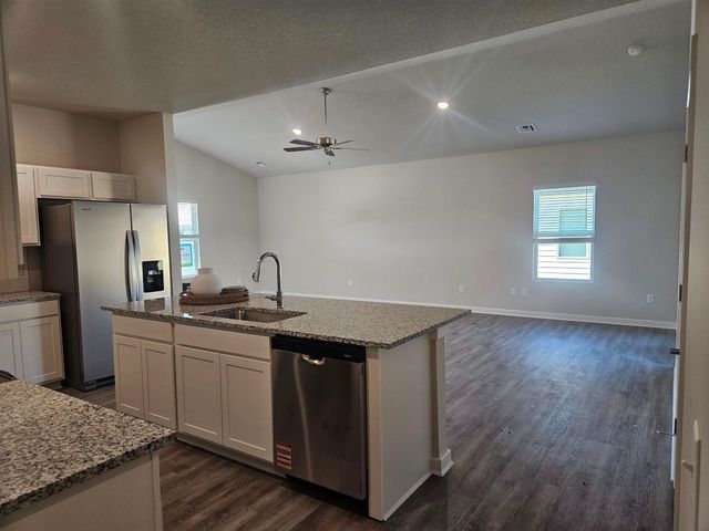 1033 N Forestview St, Wichita, KS 67235