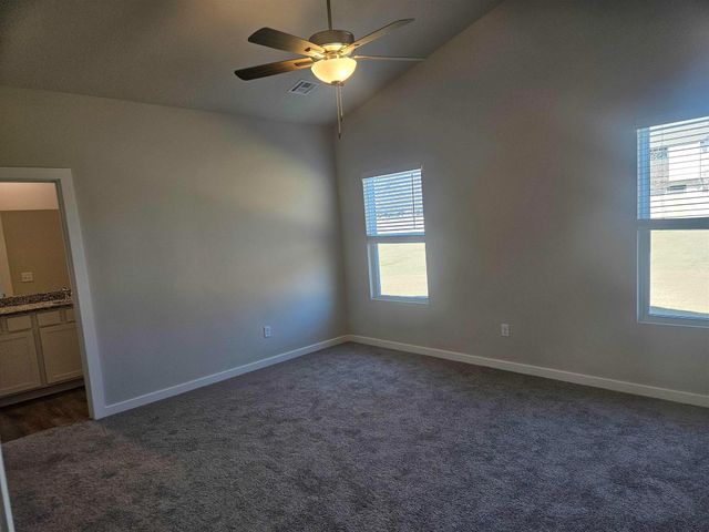 1033 N Forestview St, Wichita, KS 67235