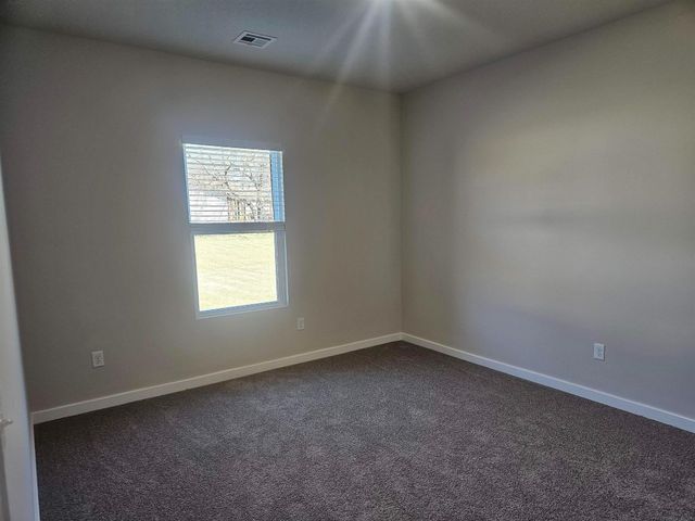 1033 N Forestview St, Wichita, KS 67235