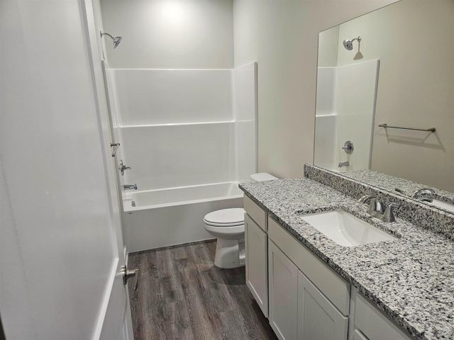 1033 N Forestview St, Wichita, KS 67235