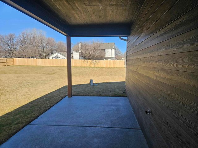 1033 N Forestview St, Wichita, KS 67235