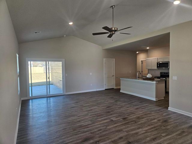 1033 N Forestview St, Wichita, KS 67235