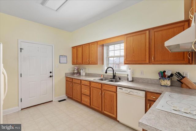 140 DONNA DR, Woodstock, VA 22664