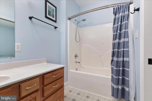 140 DONNA DR, Woodstock, VA 22664