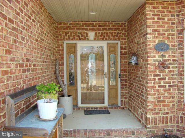 140 DONNA DR, Woodstock, VA 22664