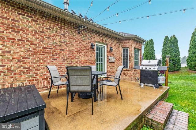 140 DONNA DR, Woodstock, VA 22664
