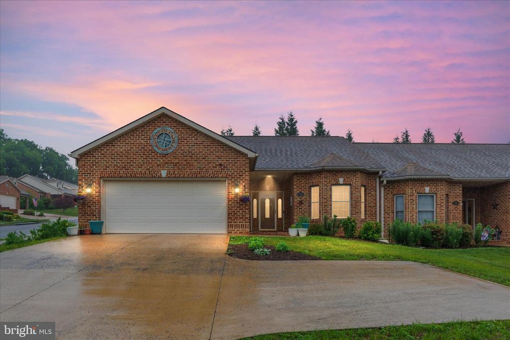 140 DONNA DR, Woodstock, VA 22664