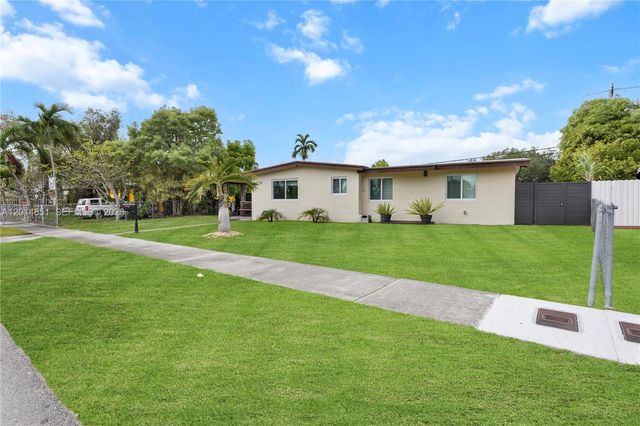 4230 SW 111th Ave, Miami, FL 33165
