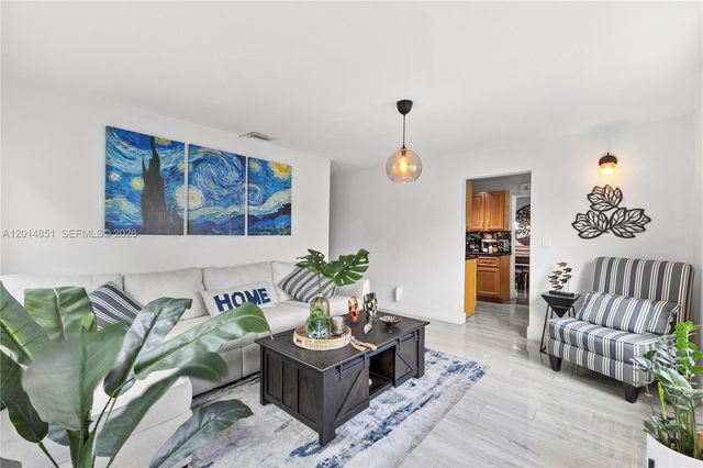 4230 SW 111th Ave, Miami, FL 33165