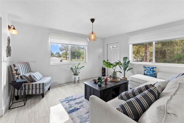 4230 SW 111th Ave, Miami, FL 33165