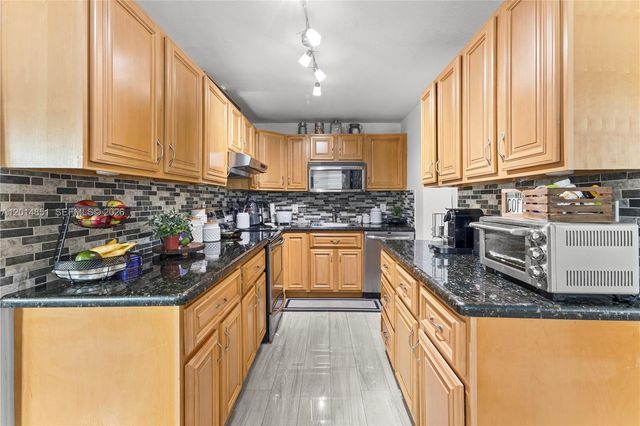 4230 SW 111th Ave, Miami, FL 33165
