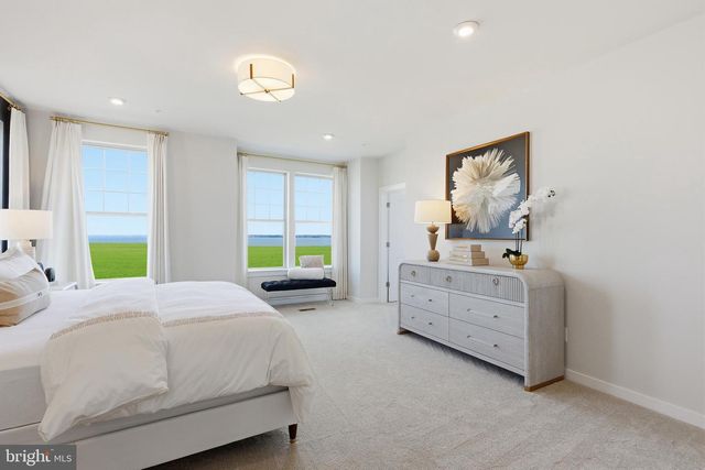 17810 SOUTHERN SHORES DR, Dumfries, VA 22026