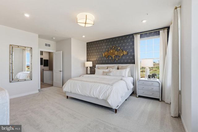 17810 SOUTHERN SHORES DR, Dumfries, VA 22026