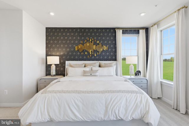 17810 SOUTHERN SHORES DR, Dumfries, VA 22026