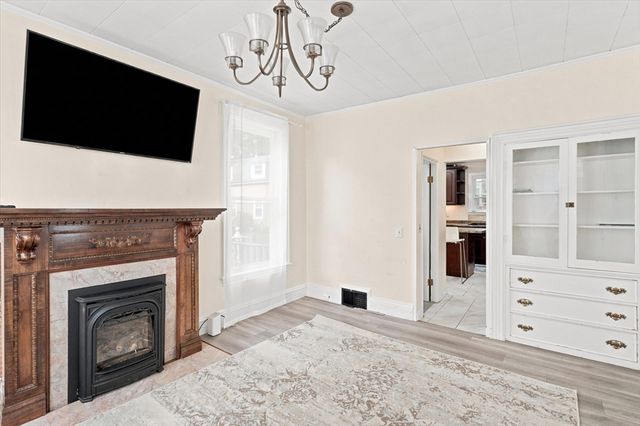 17 Basset St, Lynn, MA 01902