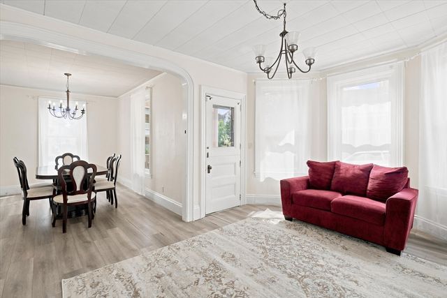 17 Basset St, Lynn, MA 01902