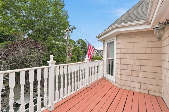 17 Basset St, Lynn, MA 01902