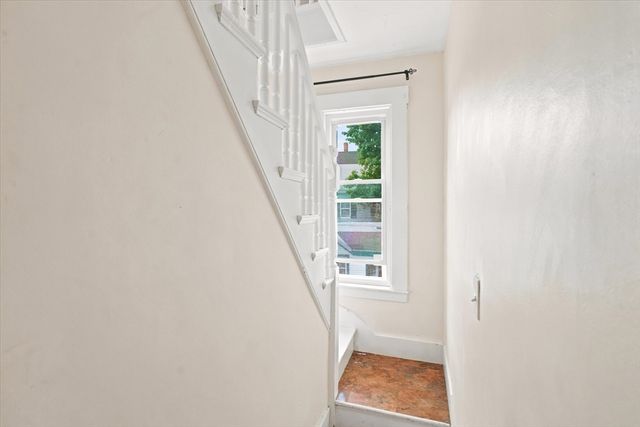 17 Basset St, Lynn, MA 01902