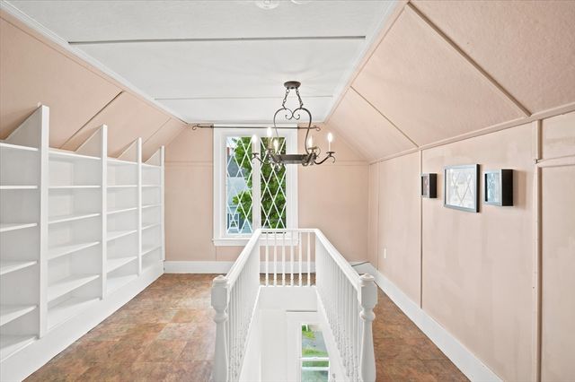 17 Basset St, Lynn, MA 01902
