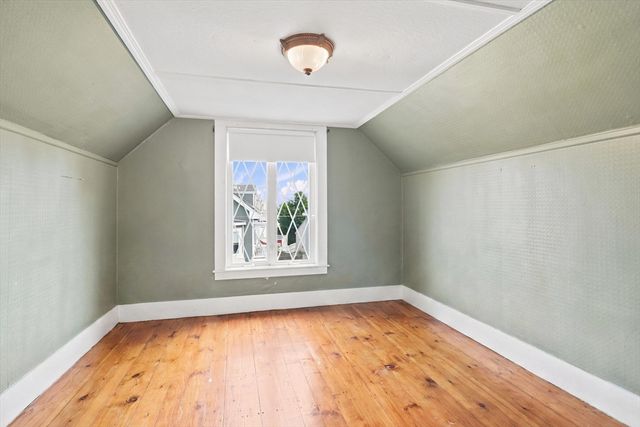 17 Basset St, Lynn, MA 01902