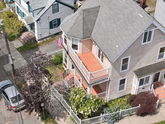 17 Basset St, Lynn, MA 01902