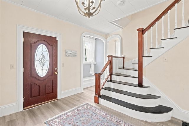 17 Basset St, Lynn, MA 01902