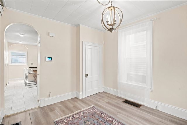 17 Basset St, Lynn, MA 01902