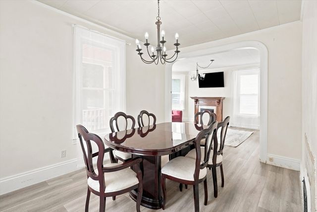17 Basset St, Lynn, MA 01902