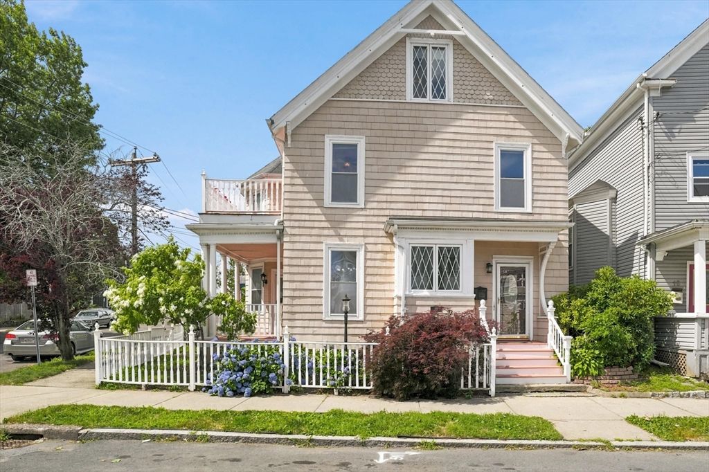 17 Basset St, Lynn, MA 01902