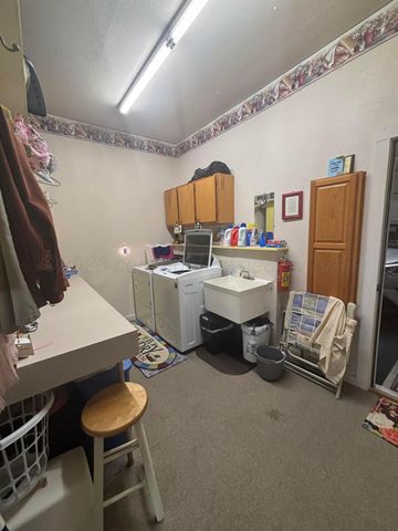 404 Avenue D NW, Childress, TX 79201