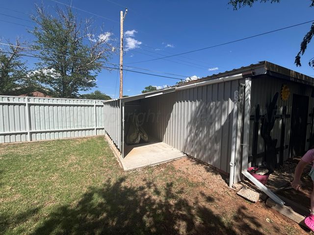 404 Avenue D NW, Childress, TX 79201