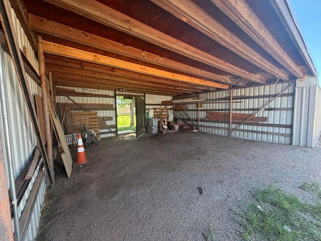 404 Avenue D NW, Childress, TX 79201