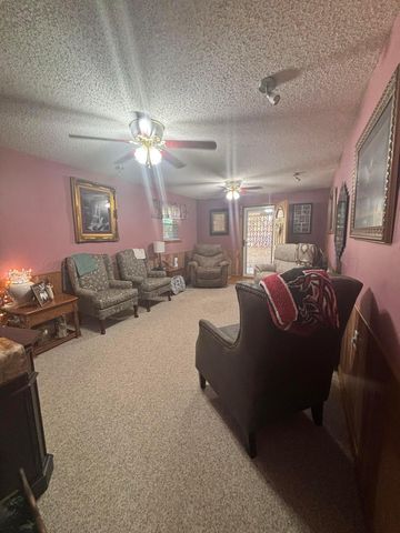 404 Avenue D NW, Childress, TX 79201