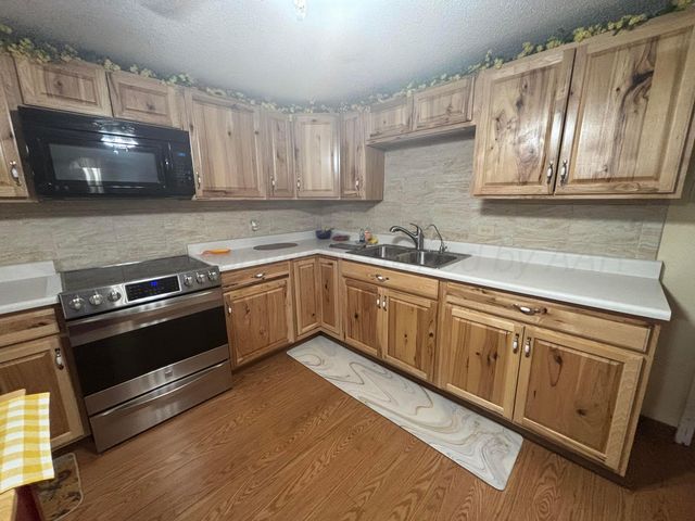 404 Avenue D NW, Childress, TX 79201