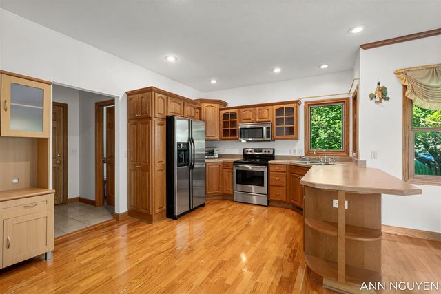 5263 Pine Slope Drive, Wyoming, MI 49519