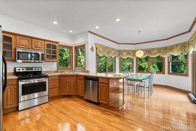 5263 Pine Slope Drive, Wyoming, MI 49519