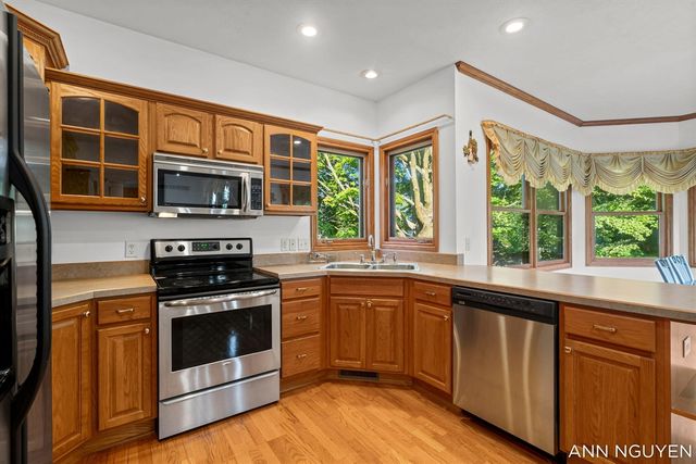 5263 Pine Slope Drive, Wyoming, MI 49519