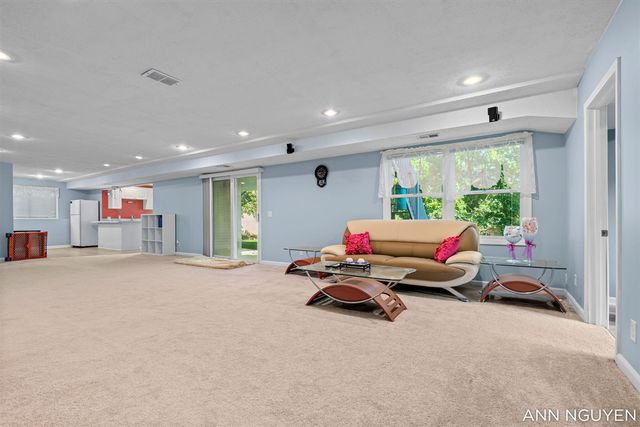 5263 Pine Slope Drive, Wyoming, MI 49519