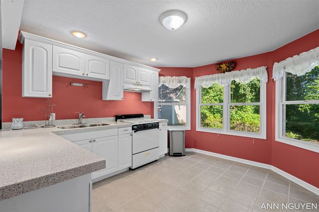 5263 Pine Slope Drive, Wyoming, MI 49519